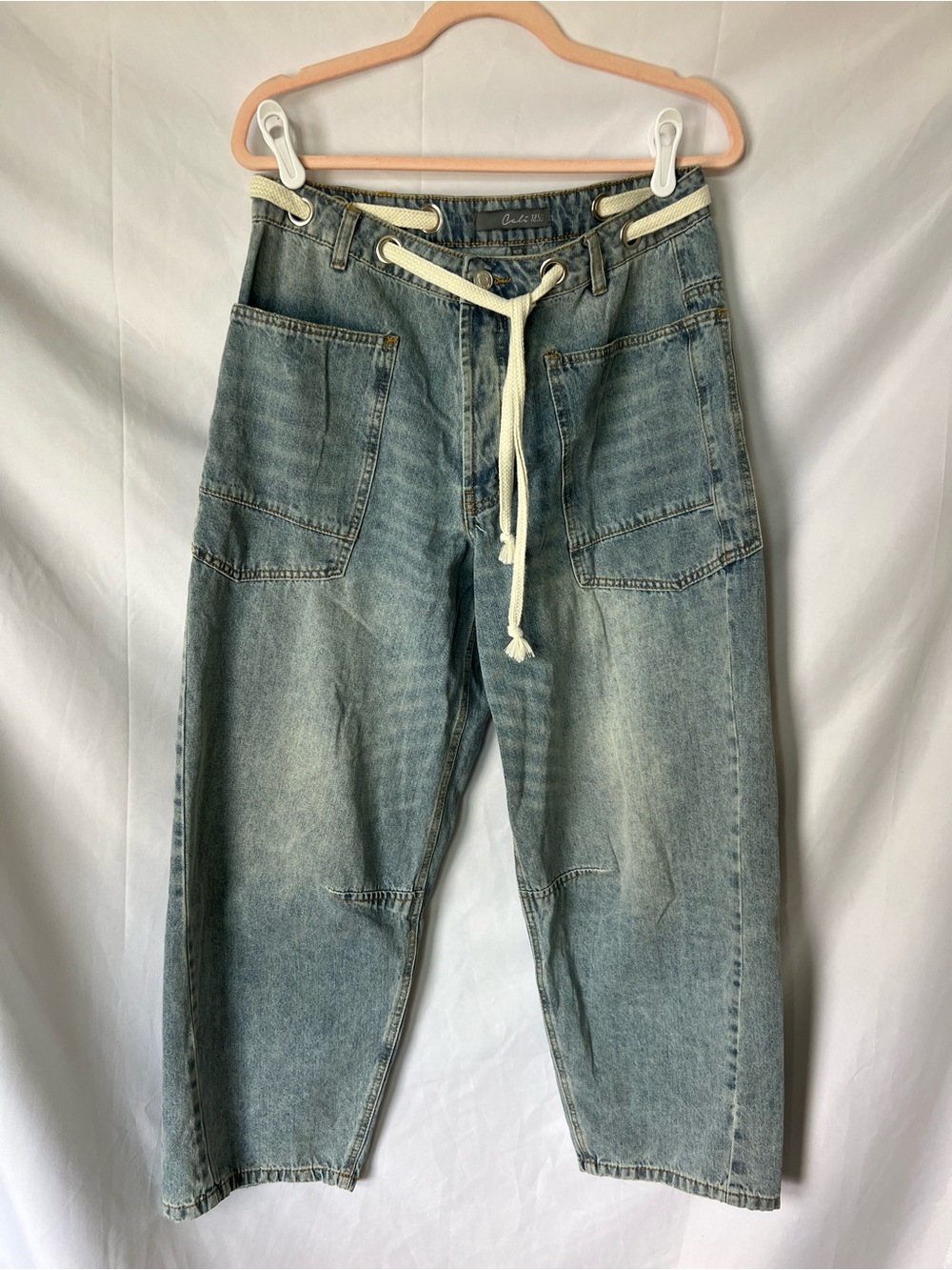 Women’s CALI1850 Light Wash 100% Cotton* Belt Barrel Jeans